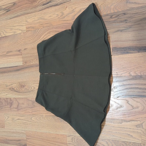LOFT Olive Green Knee Length Skirt Sz 4 - Picture 3 of 5